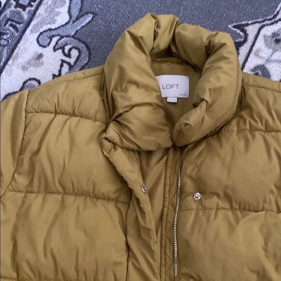 LOFT Olive Puffer Jacket - Picture 1 of 6
